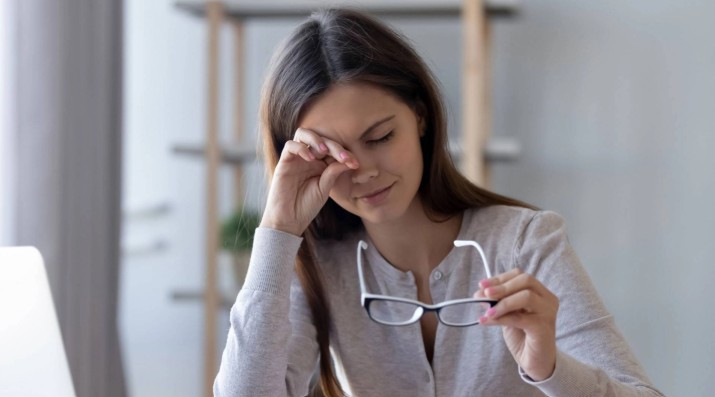 Ojos saludables después de tratar el síndrome de ojo seco